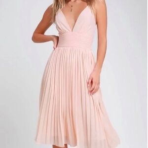 Lulu’s Midi Cross Back Sleeveless Dress Wedding or Garden Party in Blush Pink